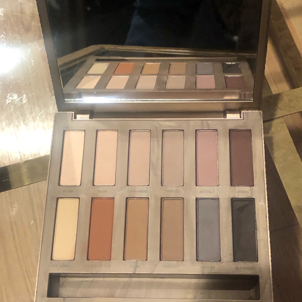 Clearance Last One NAKED Ultimate Basics - Picture 7 of 7